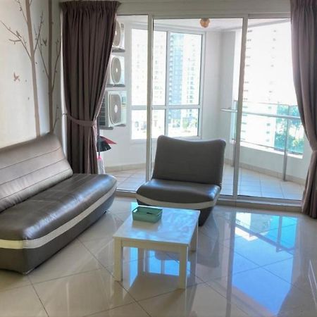 Mansion One Seaview Georgetown 2Br 6 Pax Apartment Exterior photo